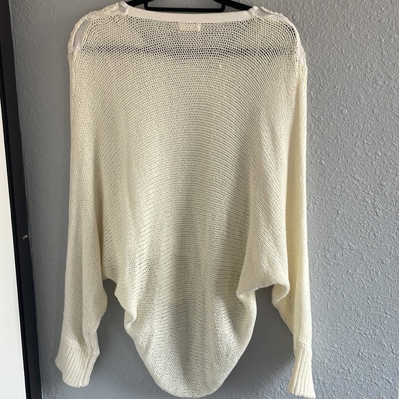 COPY - Blu pepper sweater size Medium - Picture 7 of 9